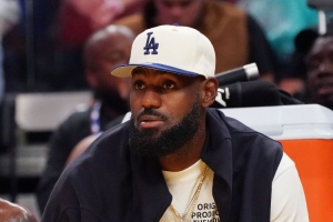 纪录终结？记者：詹姆斯的赛季出战场次可能不足以入选最佳阵容了