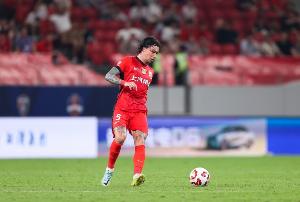 冠军圣体🏆36岁老将张琳芃夺第11座中超冠军！生涯20冠！