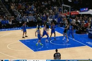 卧X💥！杨瀚森单臂接乐福妙传空接暴扣！打停雷霆！