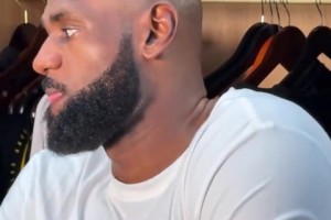 老詹难绷自己出道时,爵士队有7人还没出生🤣 今天舒服,偶像争气