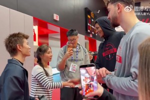 现场视角看中国男篮VS日本男篮最后7秒钟！现场球迷太疯狂了！